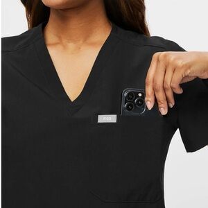 FIGS Catarina FREEx One-Pocket Scrub Top™- medium